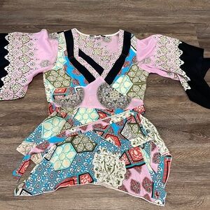 SINGLE Women’s Multicolor Adjustable Blouse - S